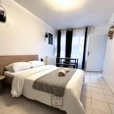 Cozy A 4min Du Metro Apartment Creteil